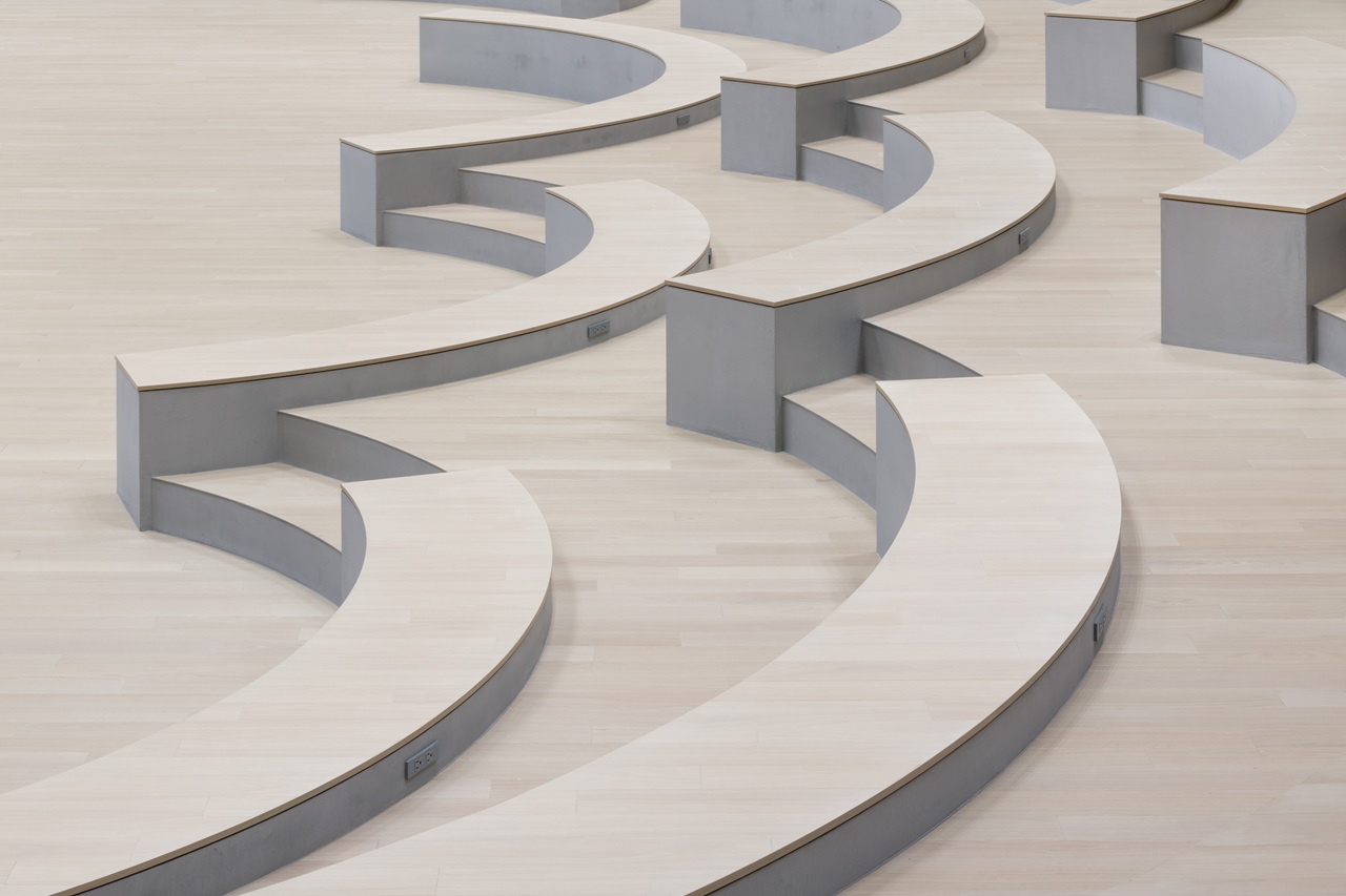 丸井グループ本社　共創HALL